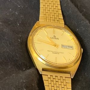 Mens Lorus water resistant watch